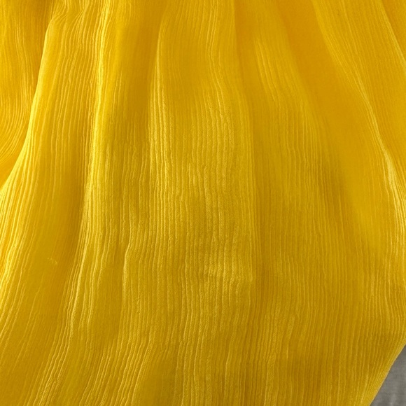 Chloe girls gauzy crimped silk dress in  yellow. Size 8 - Picture 4 of 5